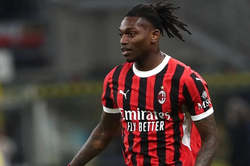 آرسنال يضع شرطًا للتفاوض على صفقة لياو