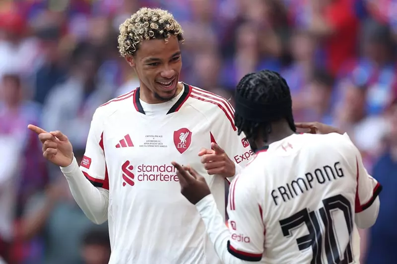 استراتيجية فريمبونج: تعزيز ليفربول نحو الفوز بالدرع الخيرية